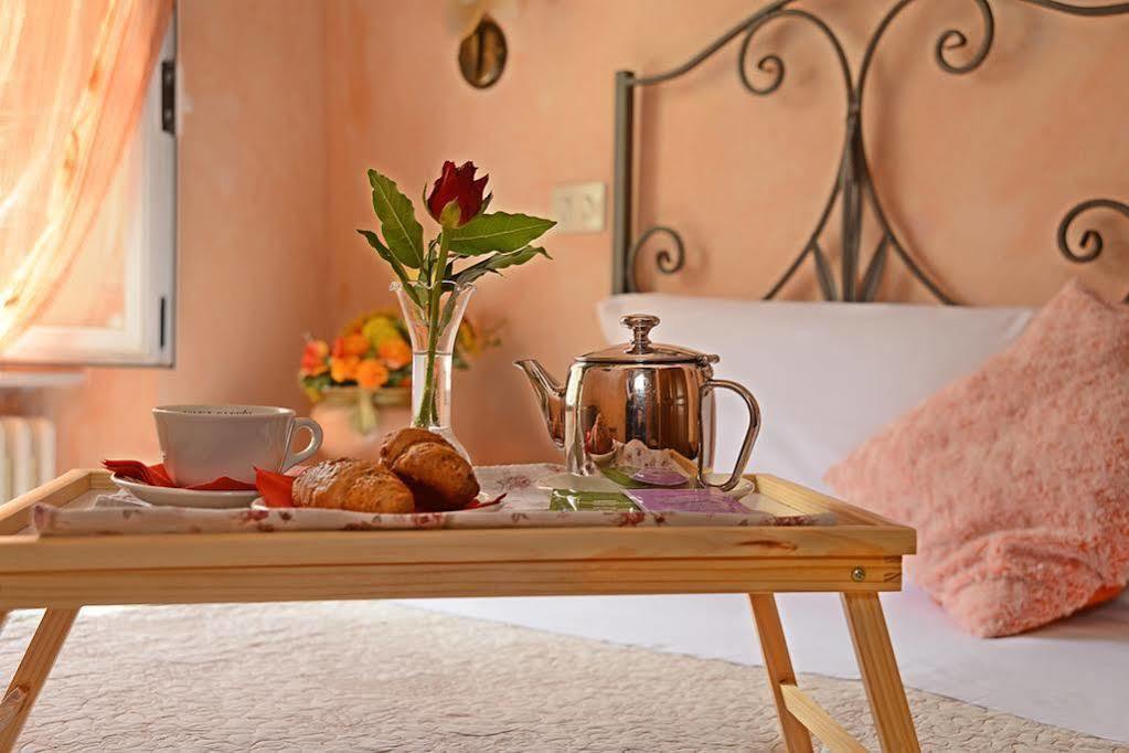 Meuble Evoe Bed & Breakfast Montepulciano Exterior photo
